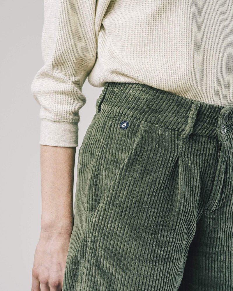 PANTALÓN DE PANA VERDE CON PINZAS - Imagen 5